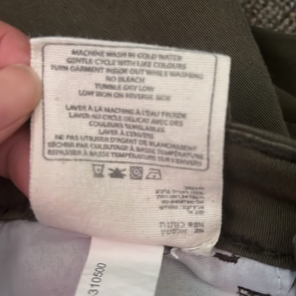 Bermuda shorts - Picture 5 of 6